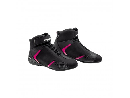 Ghete moto Roadster femei All Season Ixon model Gambler WP LS 100% waterproof - Negru/Fuchsia (roz)