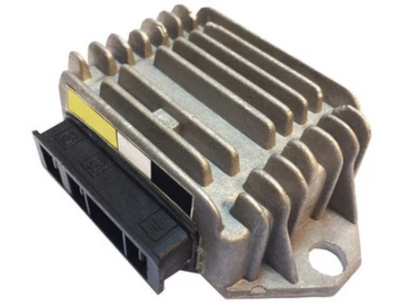 DZE REGULATOR NAPIĘCIA PIAGGIO BRAVO 50, VESPA S/XL 125 /PX 50/125/200/150 /T5/ETS 125 (OEM 348363-62 / 23811006450 / 460560) (12A) | 2479-01