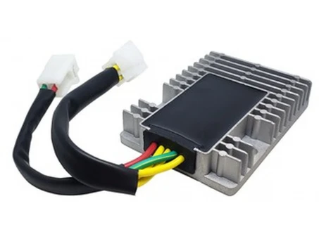 DZE REGULATOR NAPIĘCIA KYMCO DINK 200/DOWNTOWN 125/300 08-13, PEOPLE/DOWNTOWN 125/200 10-13, EXCITING 500 05-14, 300 08-13 (OEM 31600-KED9-910) MOSFET (35A) | 2599-01